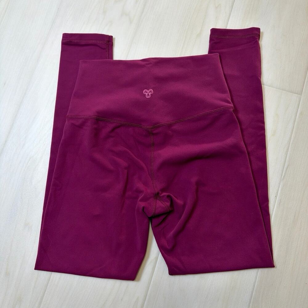 Aritzia TNA Action Leggings